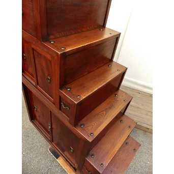 極上漆飴色欅階段箪笥　M38 