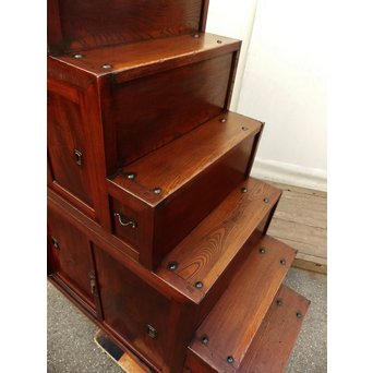 極上漆飴色欅階段箪笥　M38 