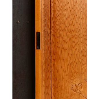 屋久杉雅彫刻と乳白色ガラスの雪隠戸　GD489 