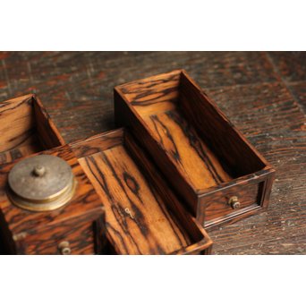 孔雀杢総黒柿煙草盆　J1267 