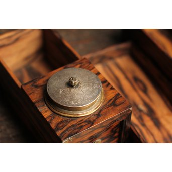 孔雀杢総黒柿煙草盆　J1267 