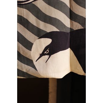 ちりめん巣ごもり鶴着物　S1236 