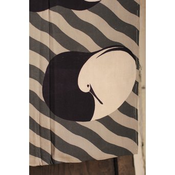 ちりめん巣ごもり鶴着物　S1236 