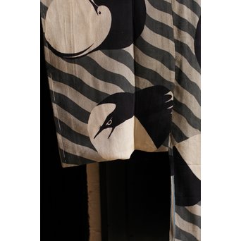 ちりめん巣ごもり鶴着物　S1236 