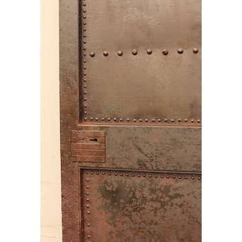 鉄づくし菊金具蔵戸　W316 