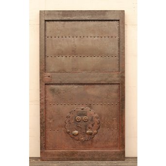 鉄づくし菊金具蔵戸　W316