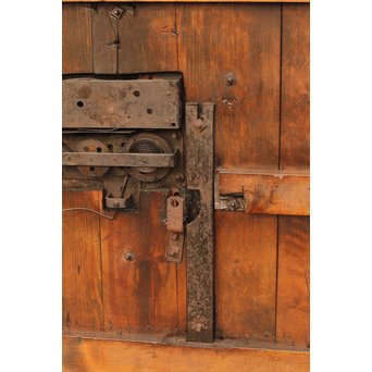 鉄づくし菊金具蔵戸　W316 