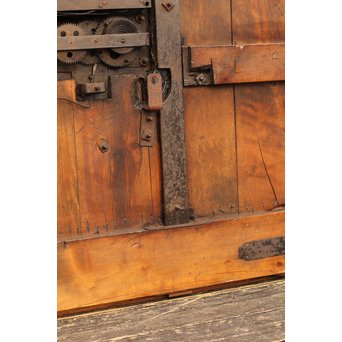 鉄づくし菊金具蔵戸　W316 