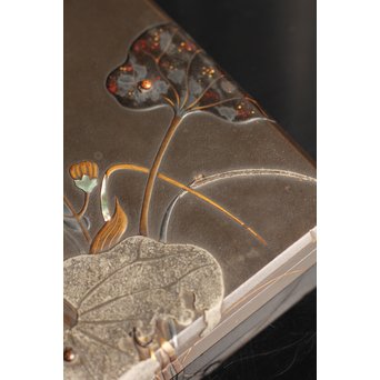 是真風蒔絵と多素材象嵌の硯箱　S1520 