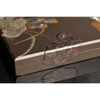 是真風蒔絵と多素材象嵌の硯箱　S1520 