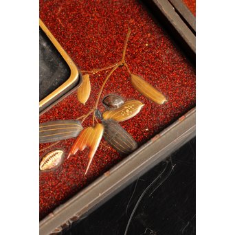 是真風蒔絵と多素材象嵌の硯箱　S1520 