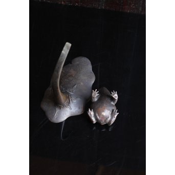 蛙の銅花器　S1533 