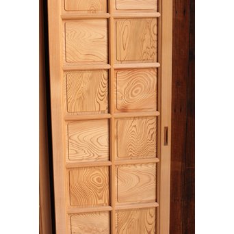 美品市松模様の杉板戸　　B637 