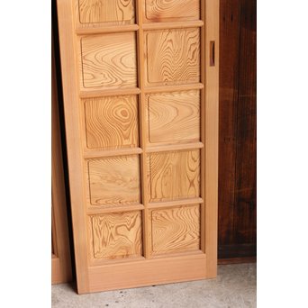 美品市松模様の杉板戸　　B637 