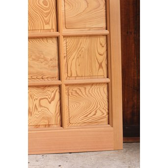 美品市松模様の杉板戸　　B637 