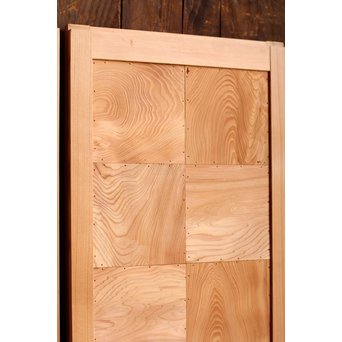 美品市松模様の杉板戸　　B637 