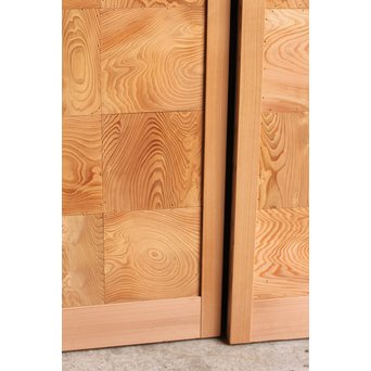 美品市松模様の杉板戸　　B637 