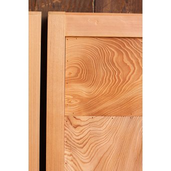 美品市松模様の杉板戸　　B637 