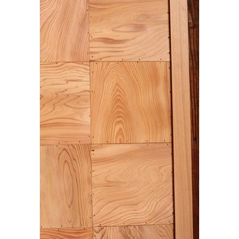 美品市松模様の杉板戸　　B637 