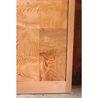 美品市松模様の杉板戸　　B637 