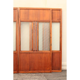 ピンクにかわガラスの建具　GD700 