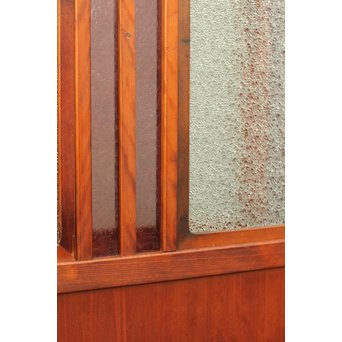 ピンクにかわガラスの建具　GD700 