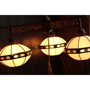 宣徳色と多彩色ガラスの3灯シャンデリア照明　A1268 