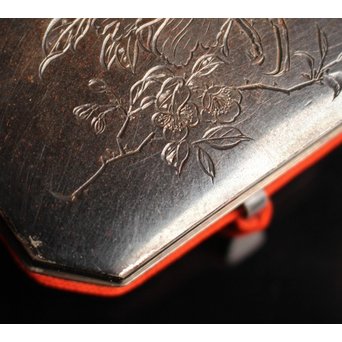 八角行器型 牡丹毛彫 純銀製ボンボニエール　S1868 