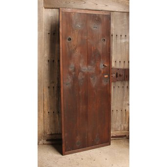 節からの覗き穴のある板戸　B731