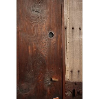 節からの覗き穴のある板戸　B731 