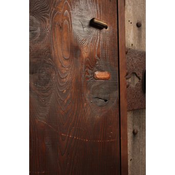 節からの覗き穴のある板戸　B731 