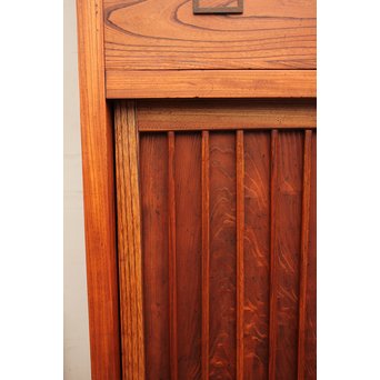 縦桟引戸の欅階段箪笥　M54 