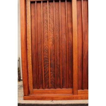 縦桟引戸の欅階段箪笥　M54 