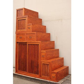 縦桟引戸の欅階段箪笥　M54