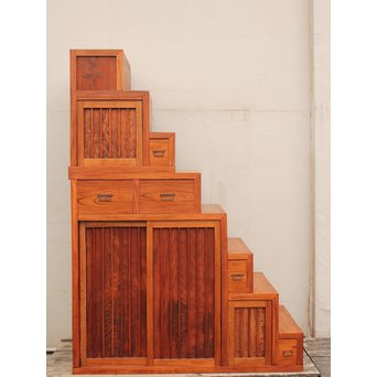 縦桟引戸の欅階段箪笥　M54 