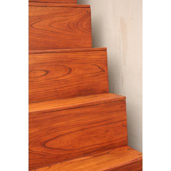 縦桟引戸の欅階段箪笥　M54 