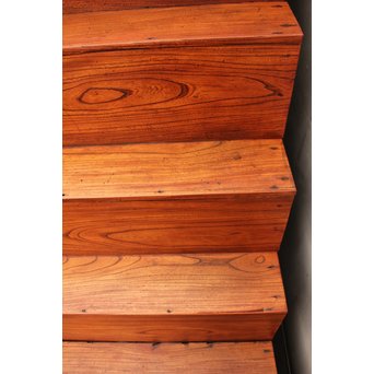 縦桟引戸の欅階段箪笥　M54 