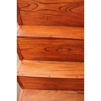縦桟引戸の欅階段箪笥　M54 
