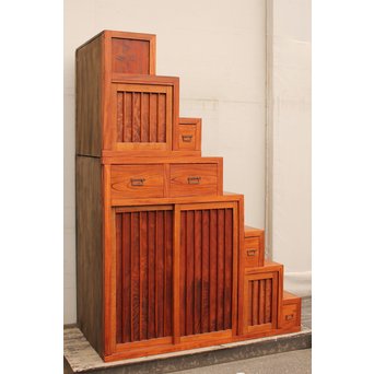 縦桟引戸の欅階段箪笥　M54 
