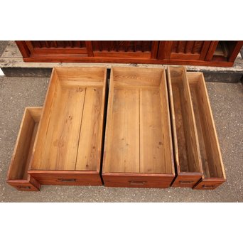 縦桟引戸の欅階段箪笥　M54 