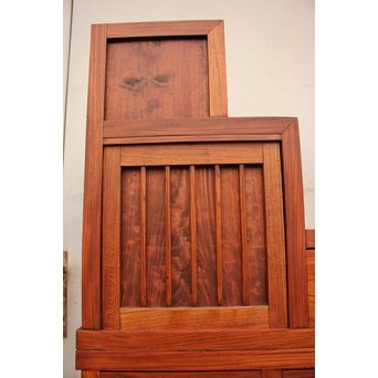 縦桟引戸の欅階段箪笥　M54 