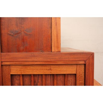 縦桟引戸の欅階段箪笥　M54 