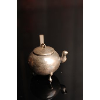 韓国美術工芸 李王家 純銀獣口三脚水滴　S2024 