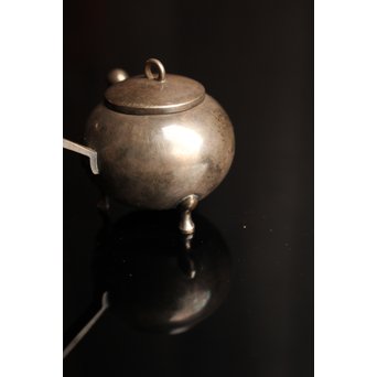 韓国美術工芸 李王家 純銀獣口三脚水滴　S2024 