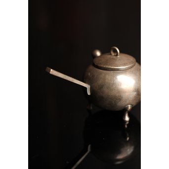 韓国美術工芸 李王家 純銀獣口三脚水滴　S2024 