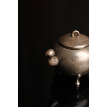 韓国美術工芸 李王家 純銀獣口三脚水滴　S2024 