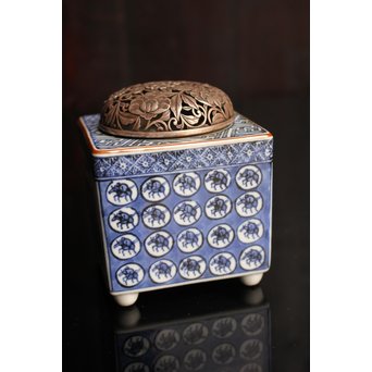 三浦竹泉銘祥瑞手銀火屋四方香炉　K104 