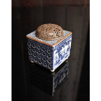 三浦竹泉銘祥瑞手銀火屋四方香炉　K104