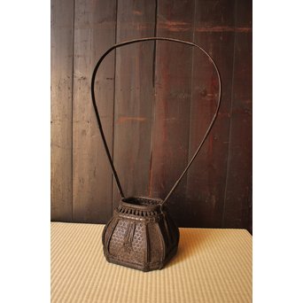 和田菁竺銘　竹工芸唐物写竹花籠　S2214