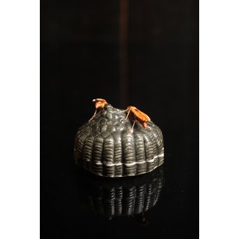 12代酒井田柿右衛門銘　蜂の巣香合　K138 